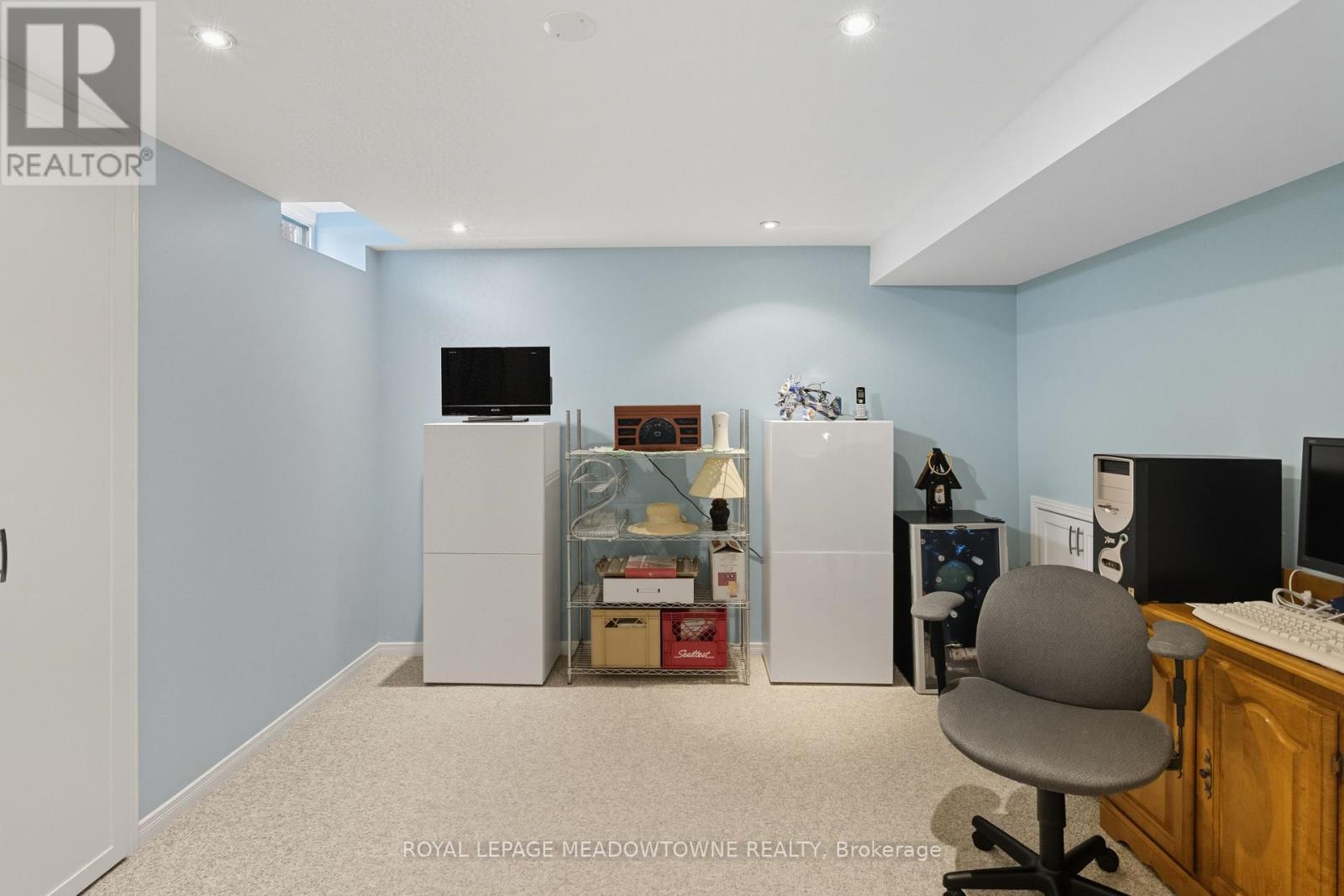 












1220 TURNER DRIVE

,
Milton,




Ontario
L9T5R6

