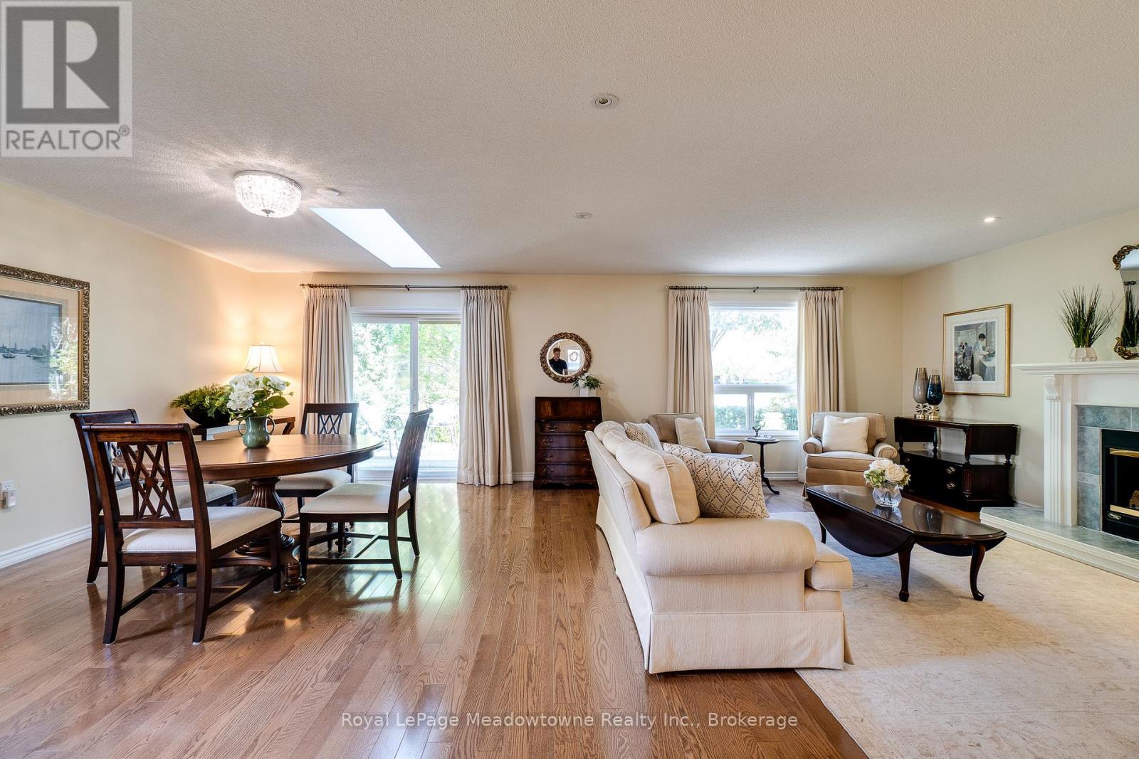 












20 ARBORDALE WALK

,
Guelph (Village By The Arboretum),




Ontario
N1C4X7

