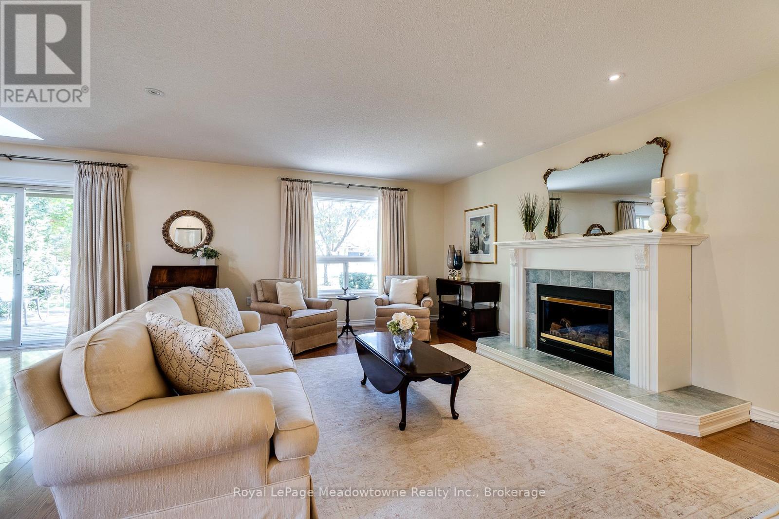 












20 ARBORDALE WALK

,
Guelph (Village By The Arboretum),




Ontario
N1C4X7

