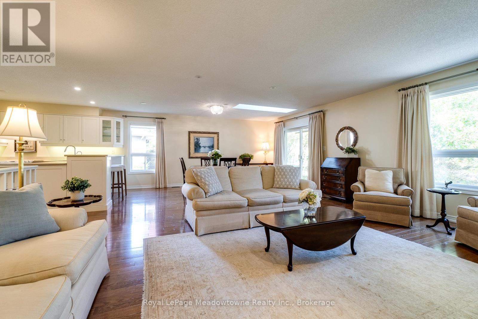












20 ARBORDALE WALK

,
Guelph (Village By The Arboretum),




Ontario
N1C4X7

