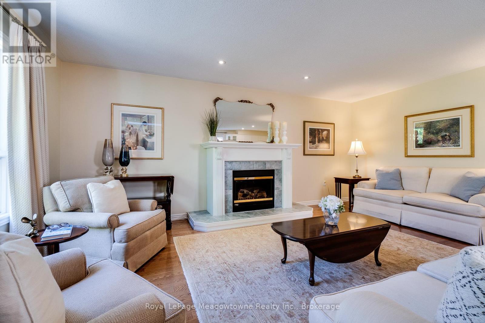 












20 ARBORDALE WALK

,
Guelph (Village By The Arboretum),




Ontario
N1C4X7

