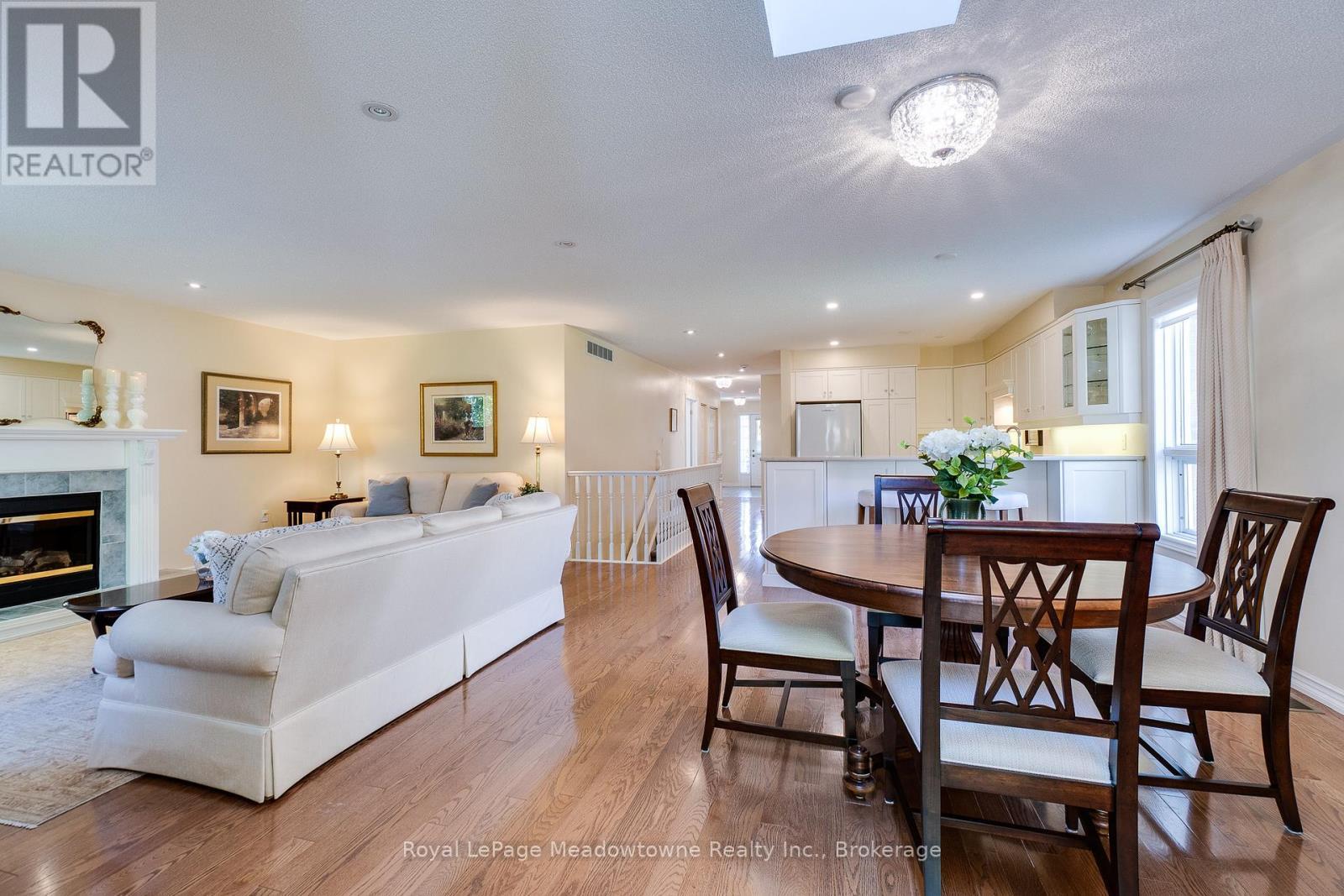 












20 ARBORDALE WALK

,
Guelph (Village By The Arboretum),




Ontario
N1C4X7

