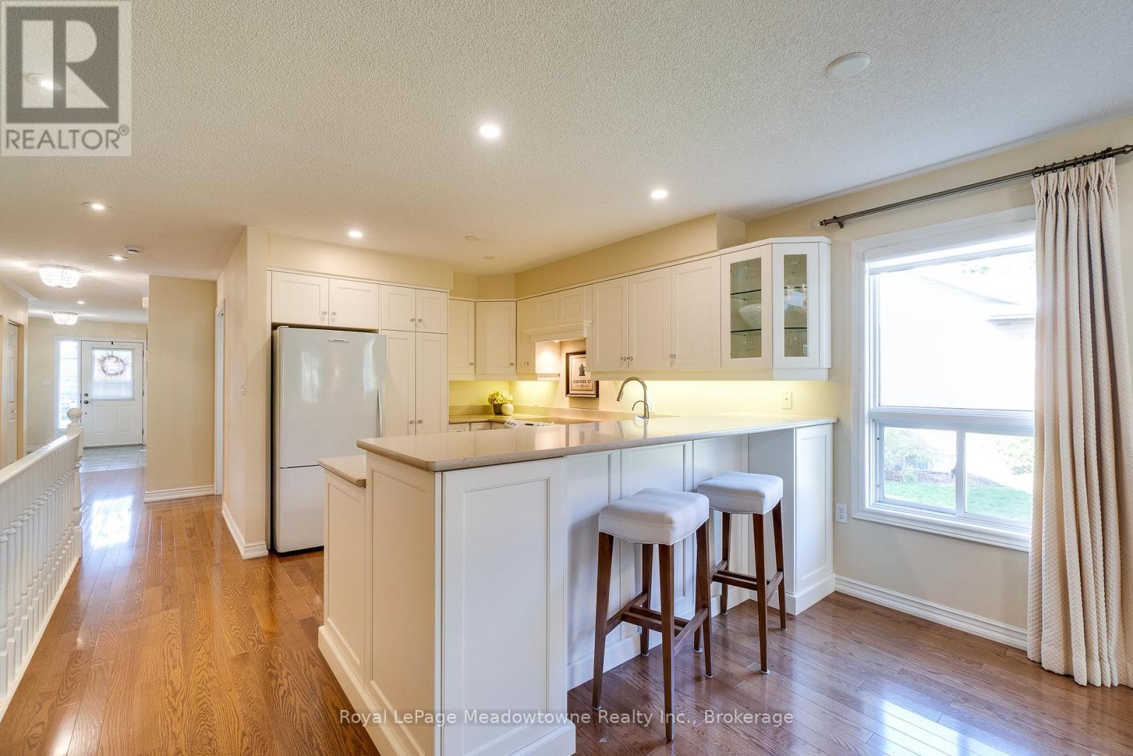 












20 ARBORDALE WALK

,
Guelph (Village By The Arboretum),




Ontario
N1C4X7

