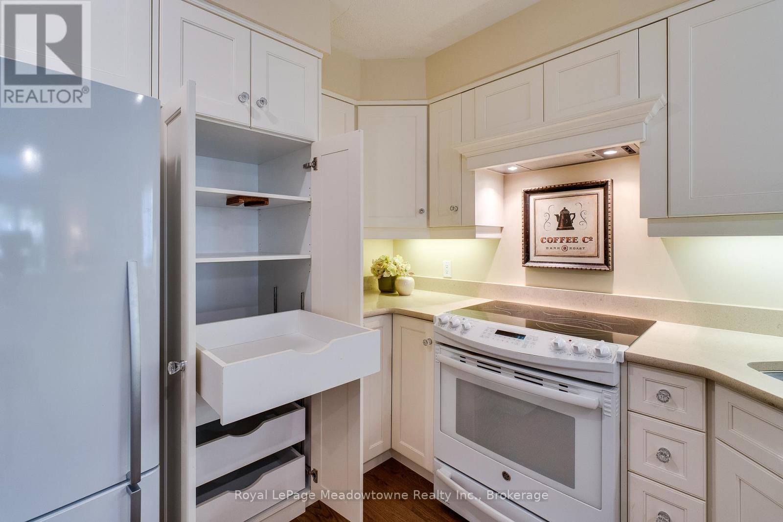 












20 ARBORDALE WALK

,
Guelph (Village By The Arboretum),




Ontario
N1C4X7

