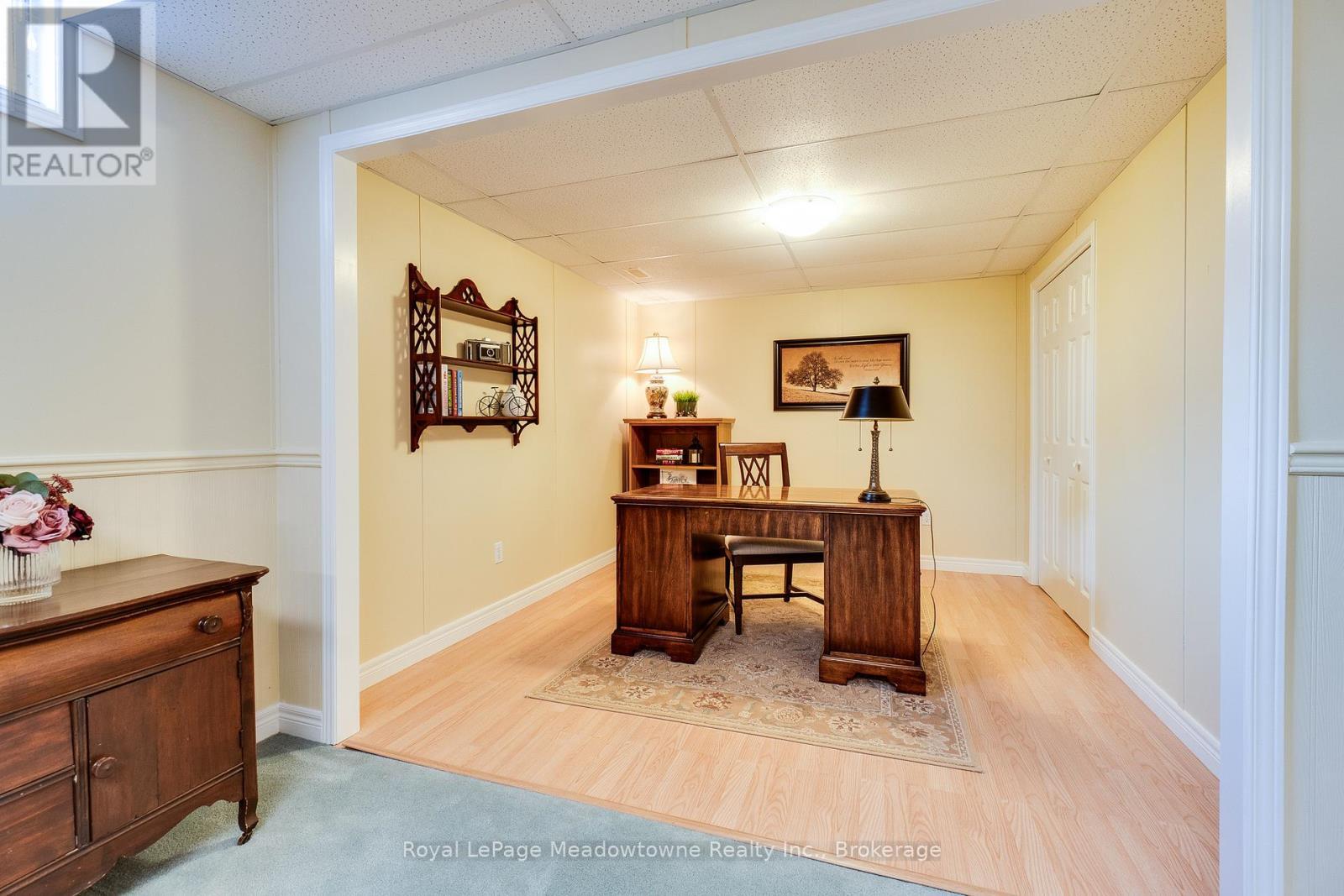 












20 ARBORDALE WALK

,
Guelph (Village By The Arboretum),




Ontario
N1C4X7


