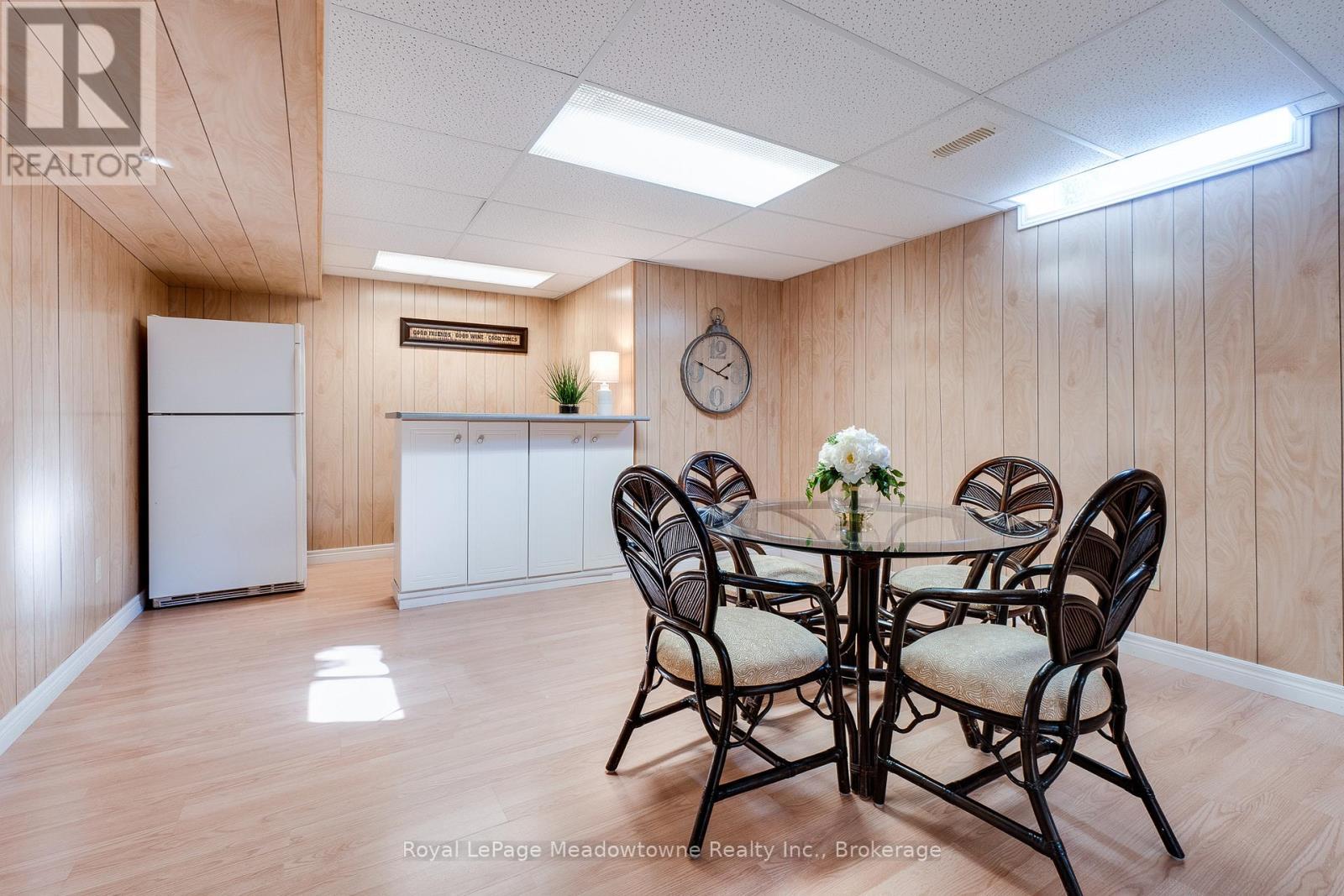 












20 ARBORDALE WALK

,
Guelph (Village By The Arboretum),




Ontario
N1C4X7


