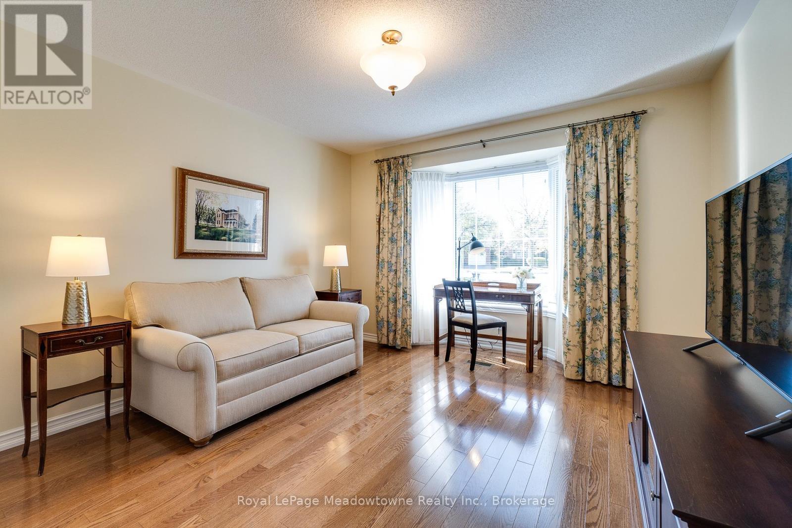 












20 ARBORDALE WALK

,
Guelph (Village By The Arboretum),




Ontario
N1C4X7

