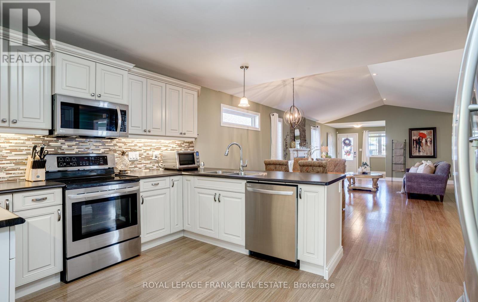 












41 CORTLAND WAY

,
Brighton,




Ontario
K0K1H0

