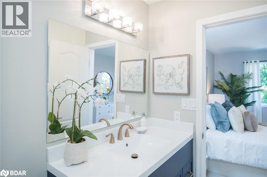 












698 EDWARDS Avenue

,
Milton,




Ontario
L9T6B4

