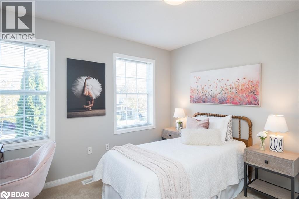 












698 EDWARDS Avenue

,
Milton,




Ontario
L9T6B4

