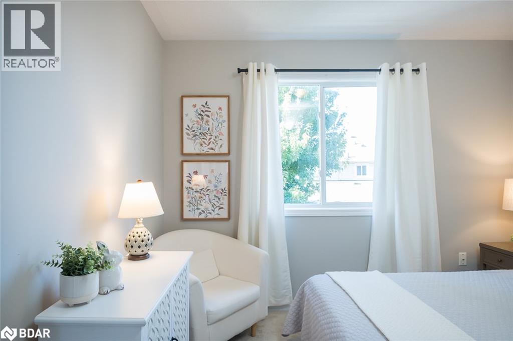 












698 EDWARDS Avenue

,
Milton,




Ontario
L9T6B4

