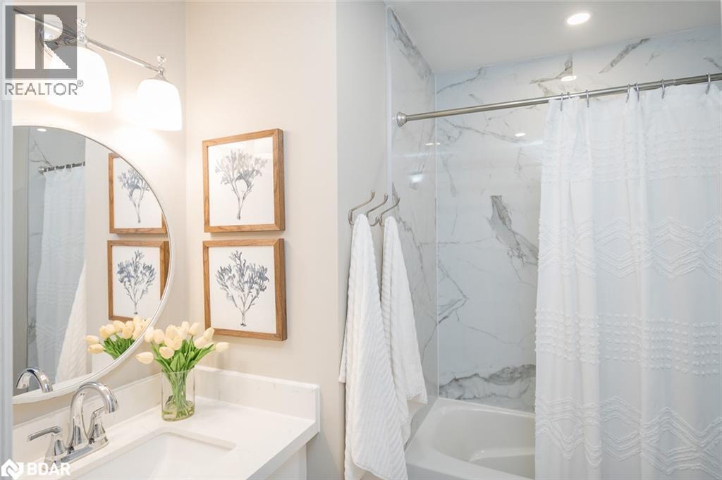 












698 EDWARDS Avenue

,
Milton,




Ontario
L9T6B4


