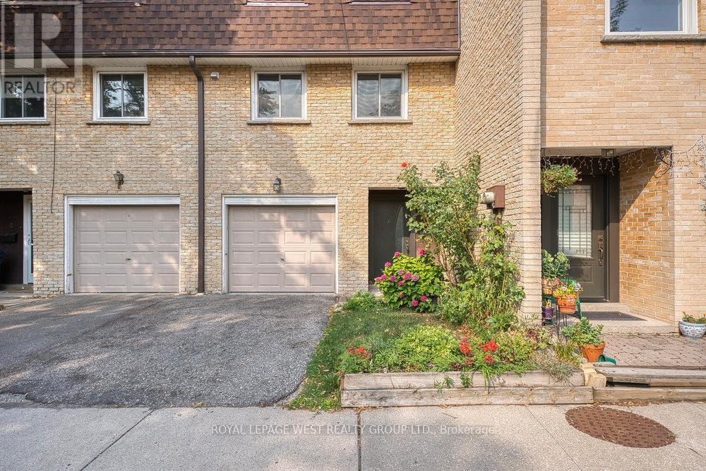 












3 - 92 TWENTY NINTH STREET

,
Toronto,




Ontario
M8W3B2

