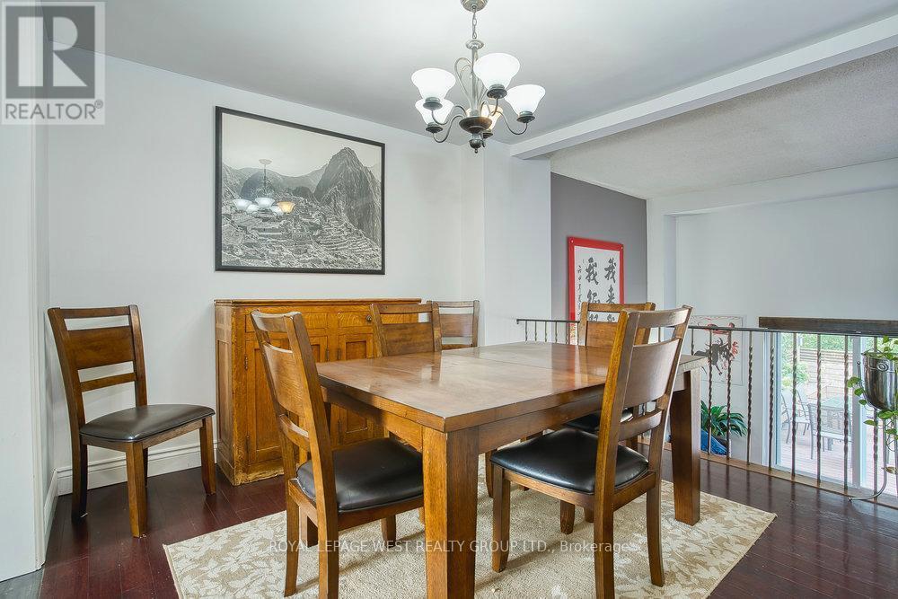 












3 - 92 TWENTY NINTH STREET

,
Toronto,




Ontario
M8W3B2

