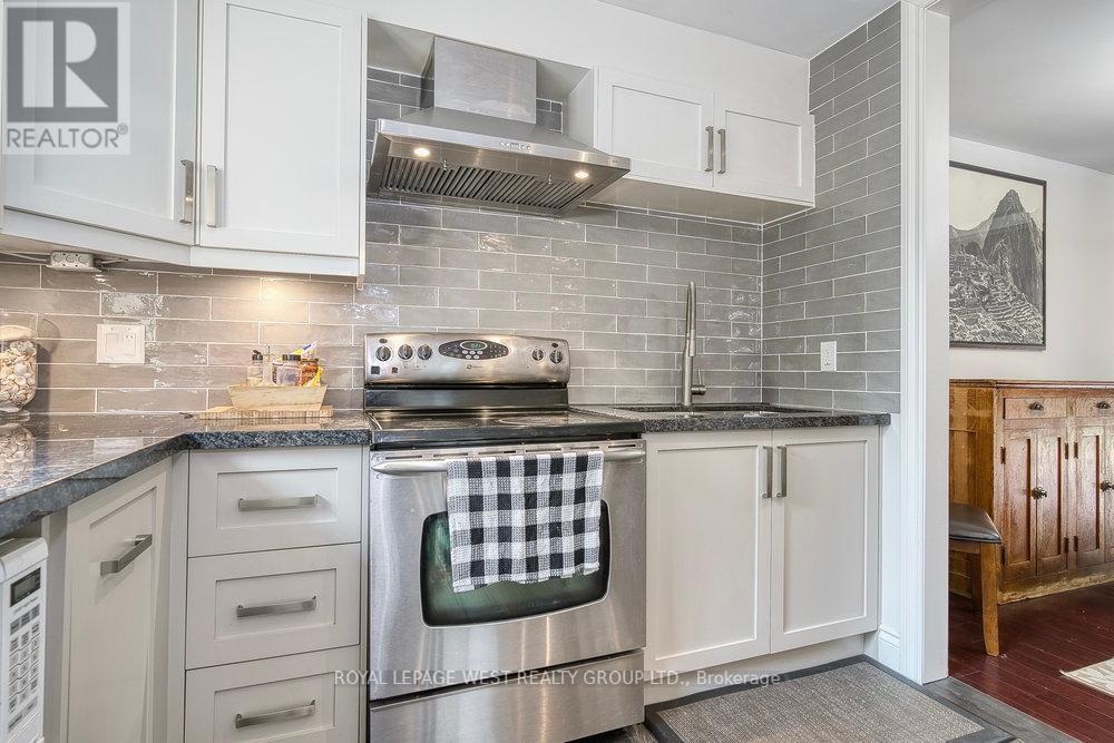 












3 - 92 TWENTY NINTH STREET

,
Toronto,




Ontario
M8W3B2

