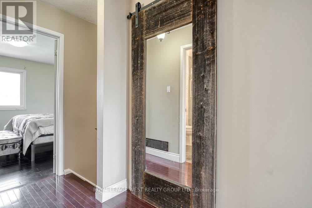 












3 - 92 TWENTY NINTH STREET

,
Toronto,




Ontario
M8W3B2

