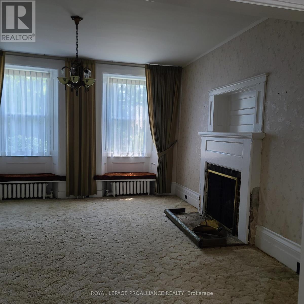 












634 HENRY STREET W

,
Prescott,




Ontario
K0E1T0

