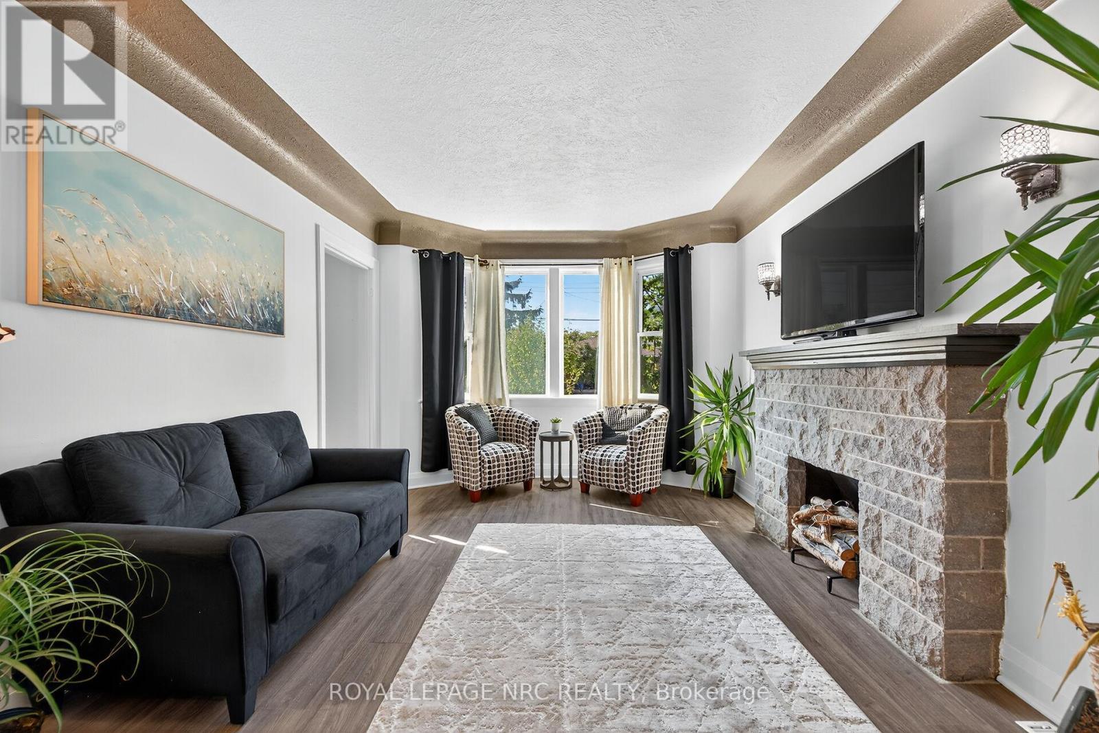 












199 WEST 2ND STREET

,
Hamilton,




Ontario
L9C3G2

