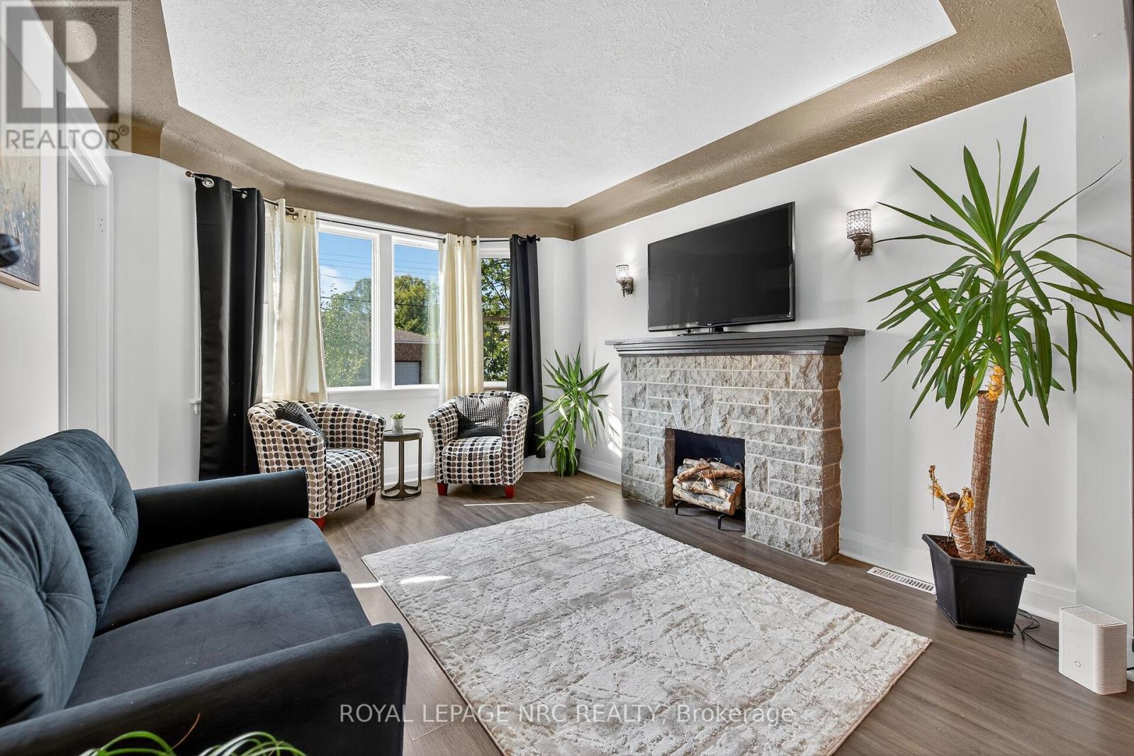 












199 WEST 2ND STREET

,
Hamilton,




Ontario
L9C3G2

