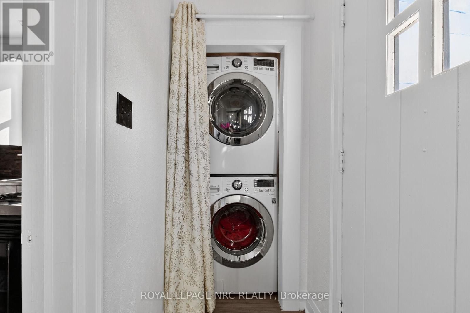 












199 WEST 2ND STREET

,
Hamilton,




Ontario
L9C3G2

