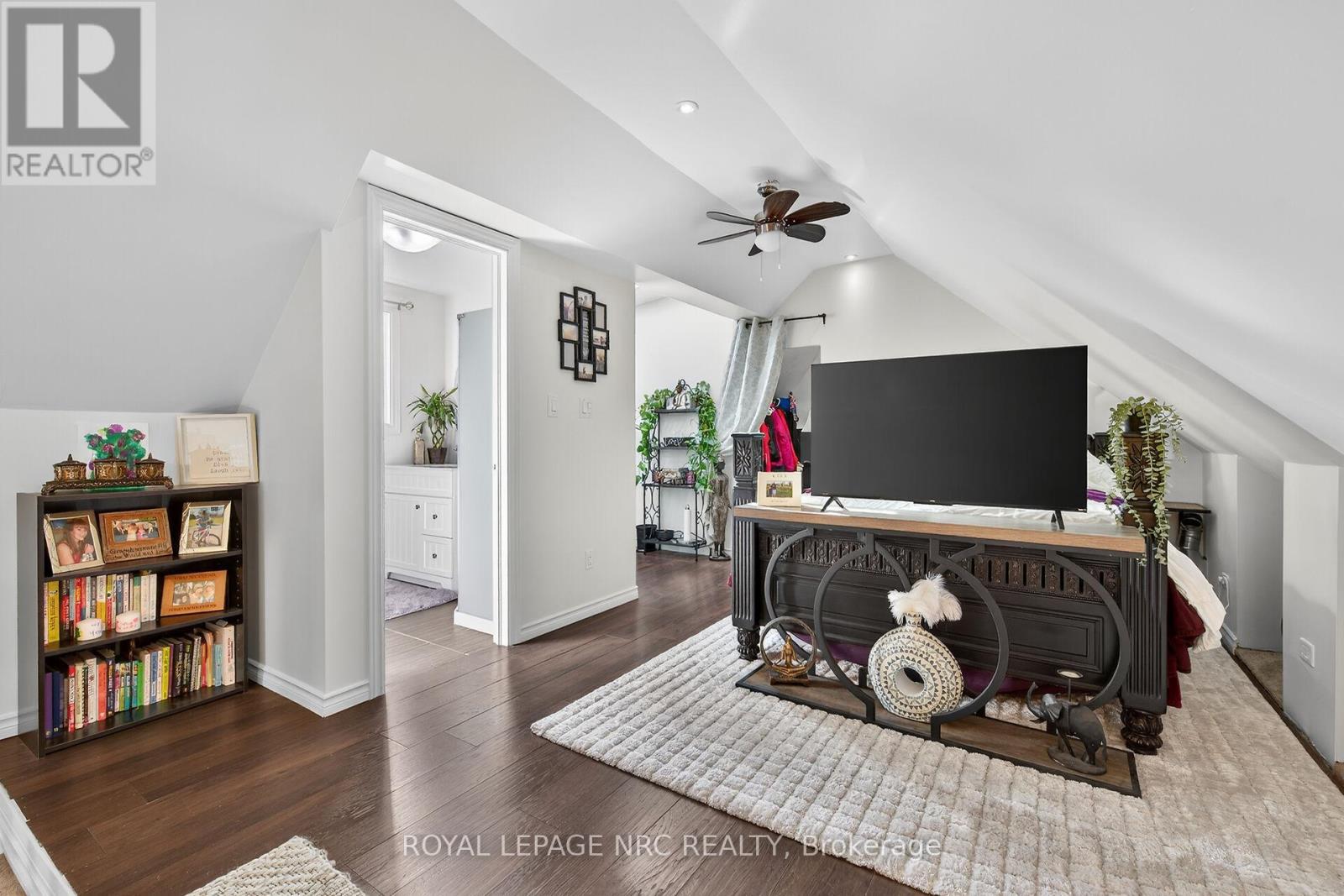 












199 WEST 2ND STREET

,
Hamilton,




Ontario
L9C3G2

