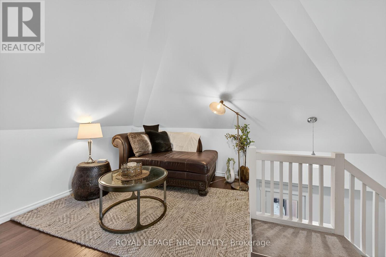 












199 WEST 2ND STREET

,
Hamilton,




Ontario
L9C3G2

