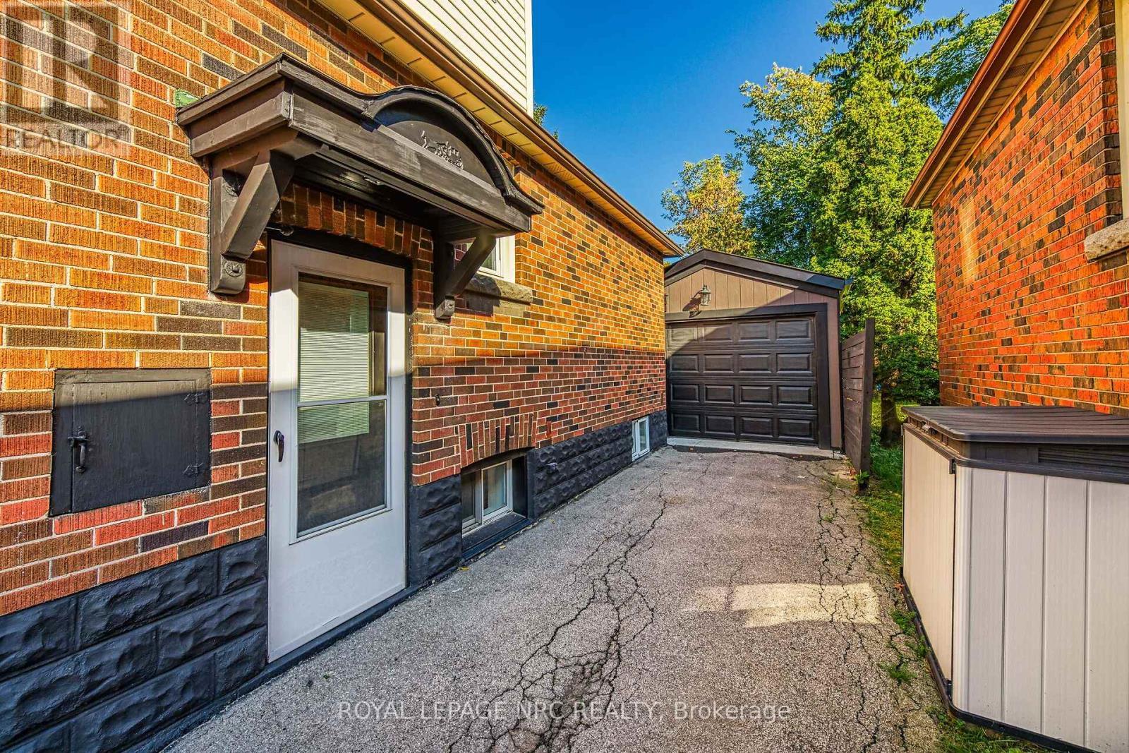 












199 WEST 2ND STREET

,
Hamilton,




Ontario
L9C3G2

