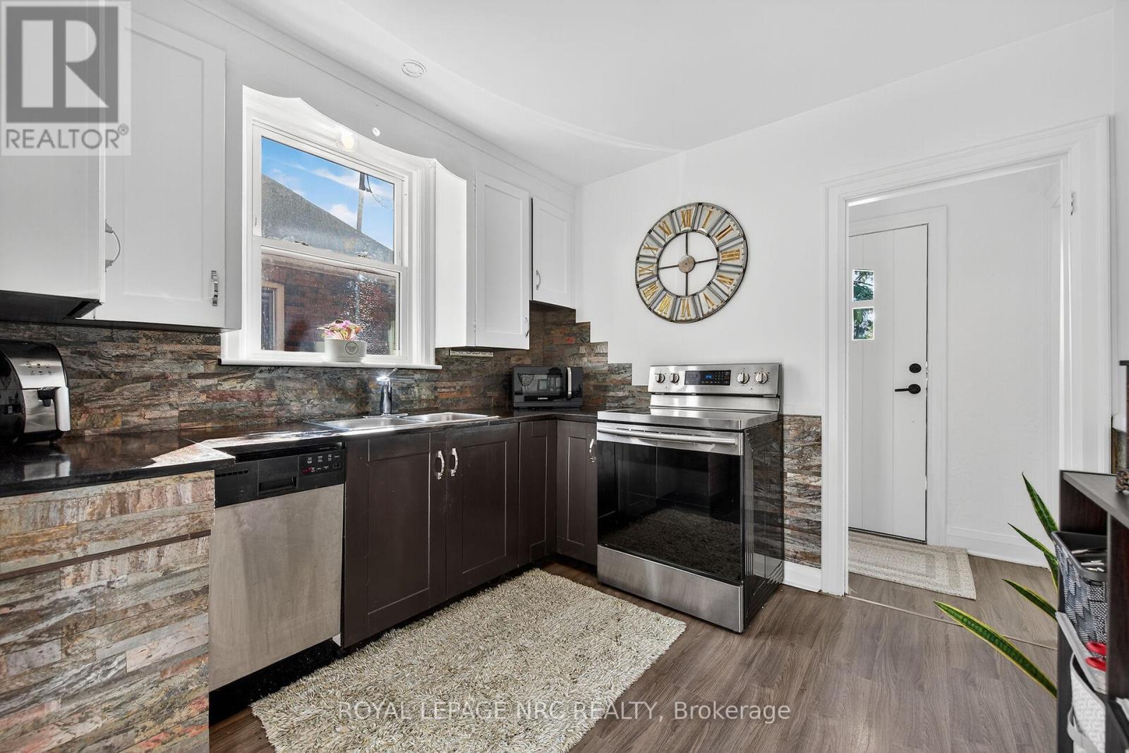 












199 WEST 2ND STREET

,
Hamilton,




Ontario
L9C3G2

