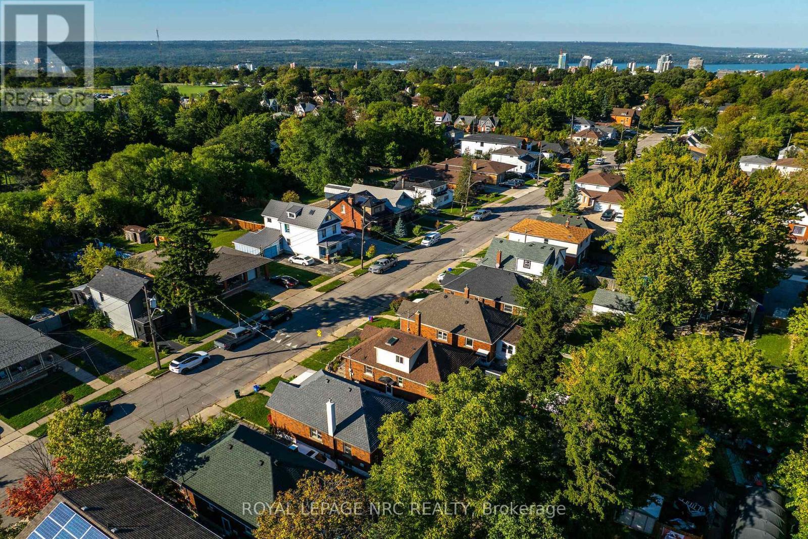 












199 WEST 2ND STREET

,
Hamilton,




Ontario
L9C3G2

