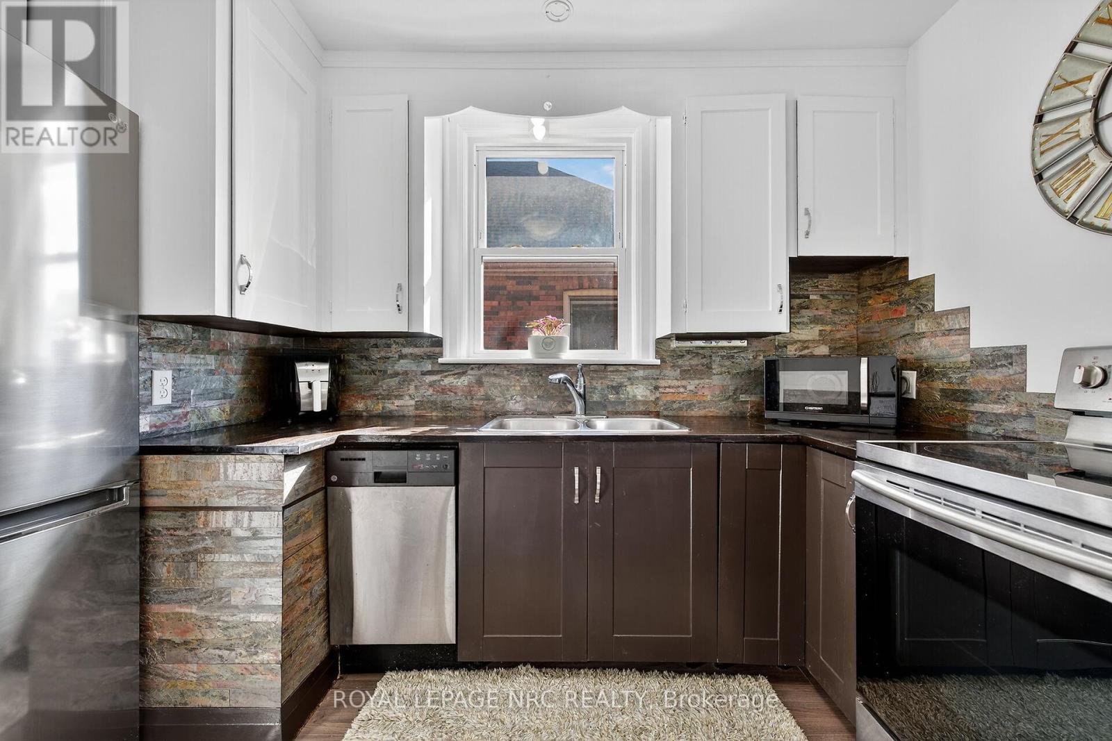 












199 WEST 2ND STREET

,
Hamilton,




Ontario
L9C3G2

