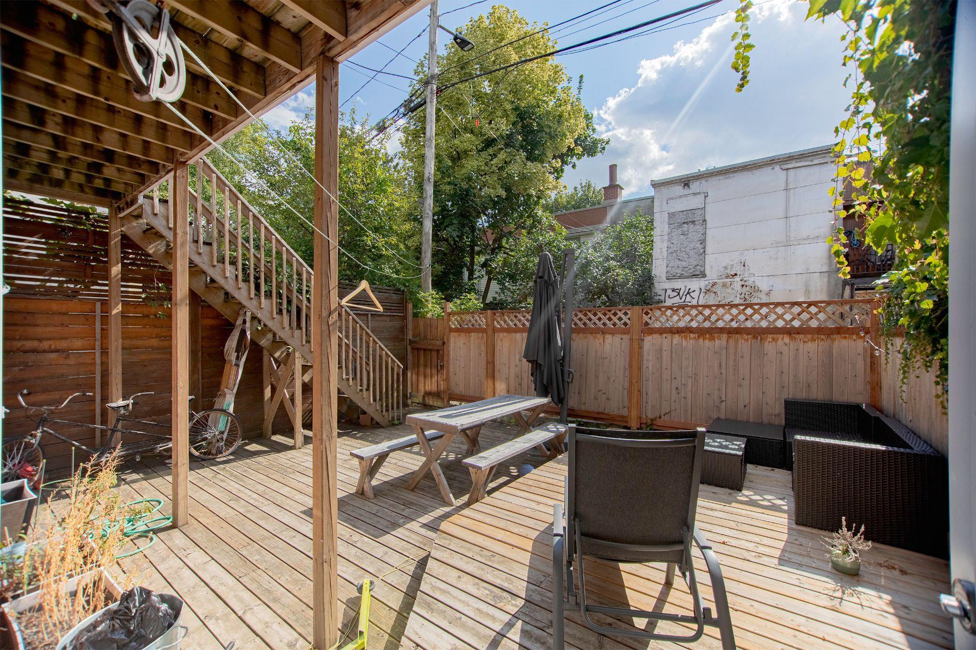 









4390

 - 4392


Rue De Lanaudière

,
Montréal (Le Plateau-Mont-Royal),




QC
H2J3P2

