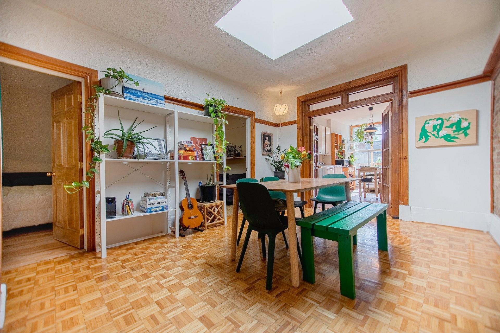 









4390

 - 4392


Rue De Lanaudière

,
Montréal (Le Plateau-Mont-Royal),




QC
H2J3P2


