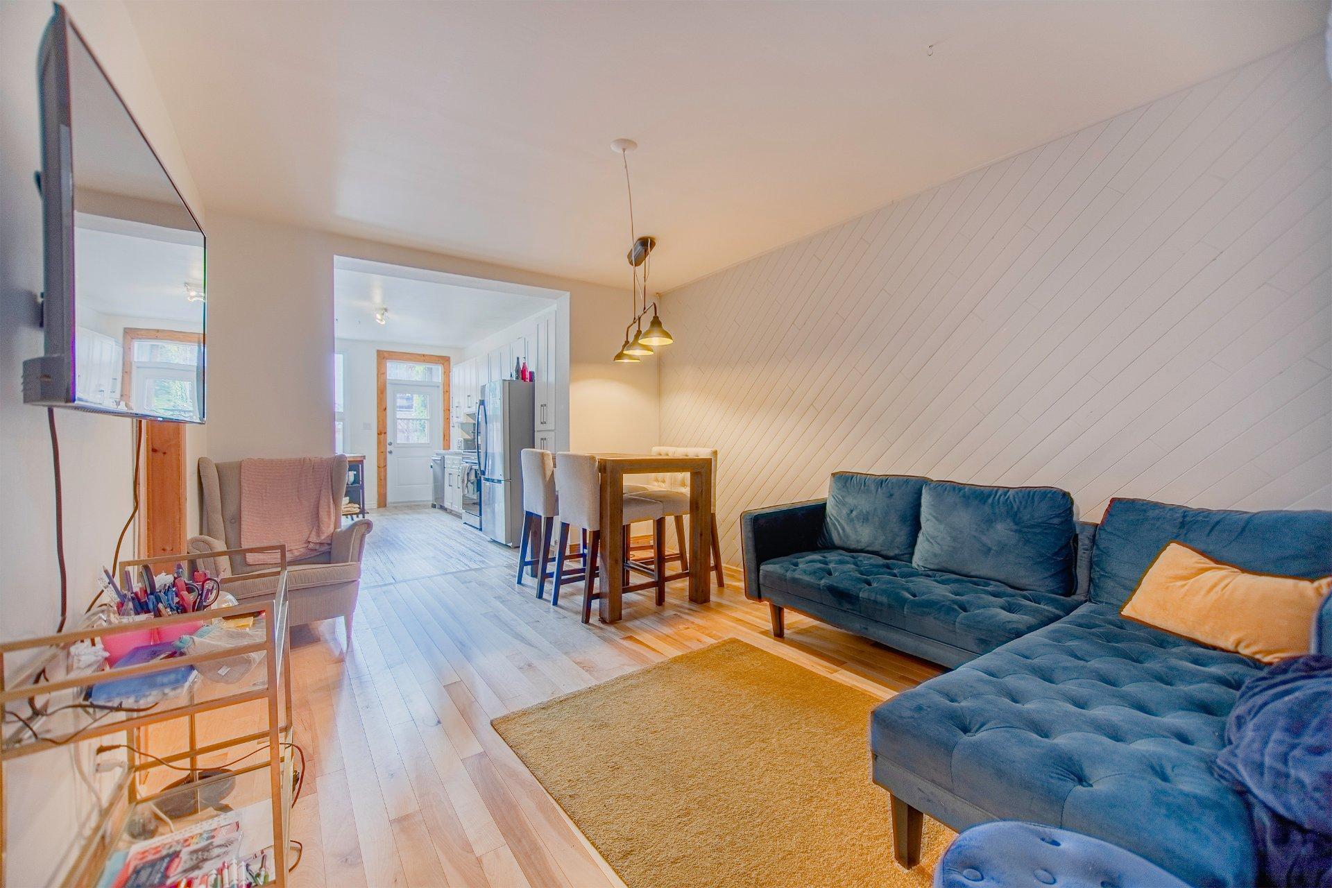 









4390

 - 4392


Rue De Lanaudière

,
Montréal (Le Plateau-Mont-Royal),




QC
H2J3P2

