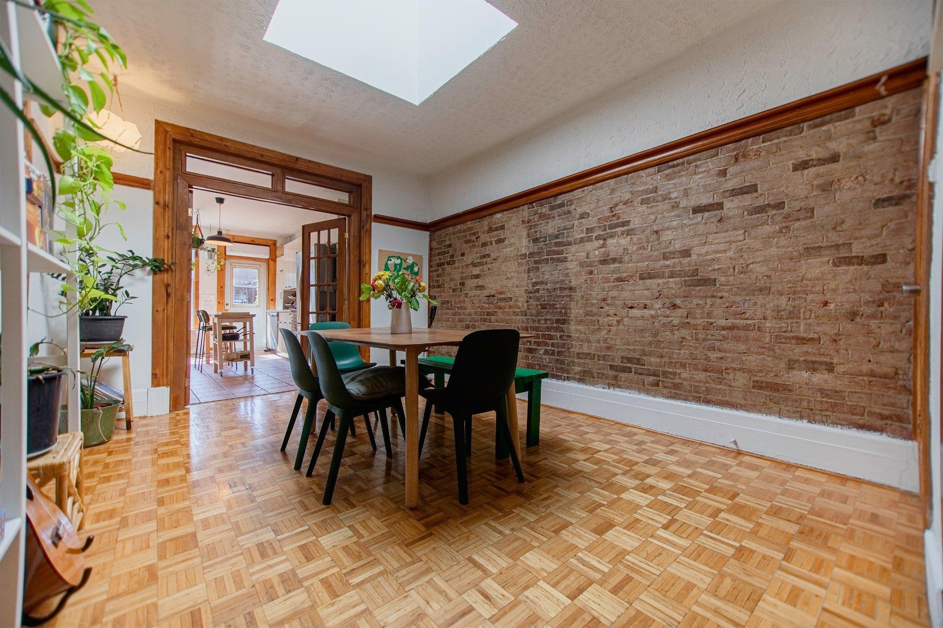 









4390

 - 4392


Rue De Lanaudière

,
Montréal (Le Plateau-Mont-Royal),




QC
H2J3P2

