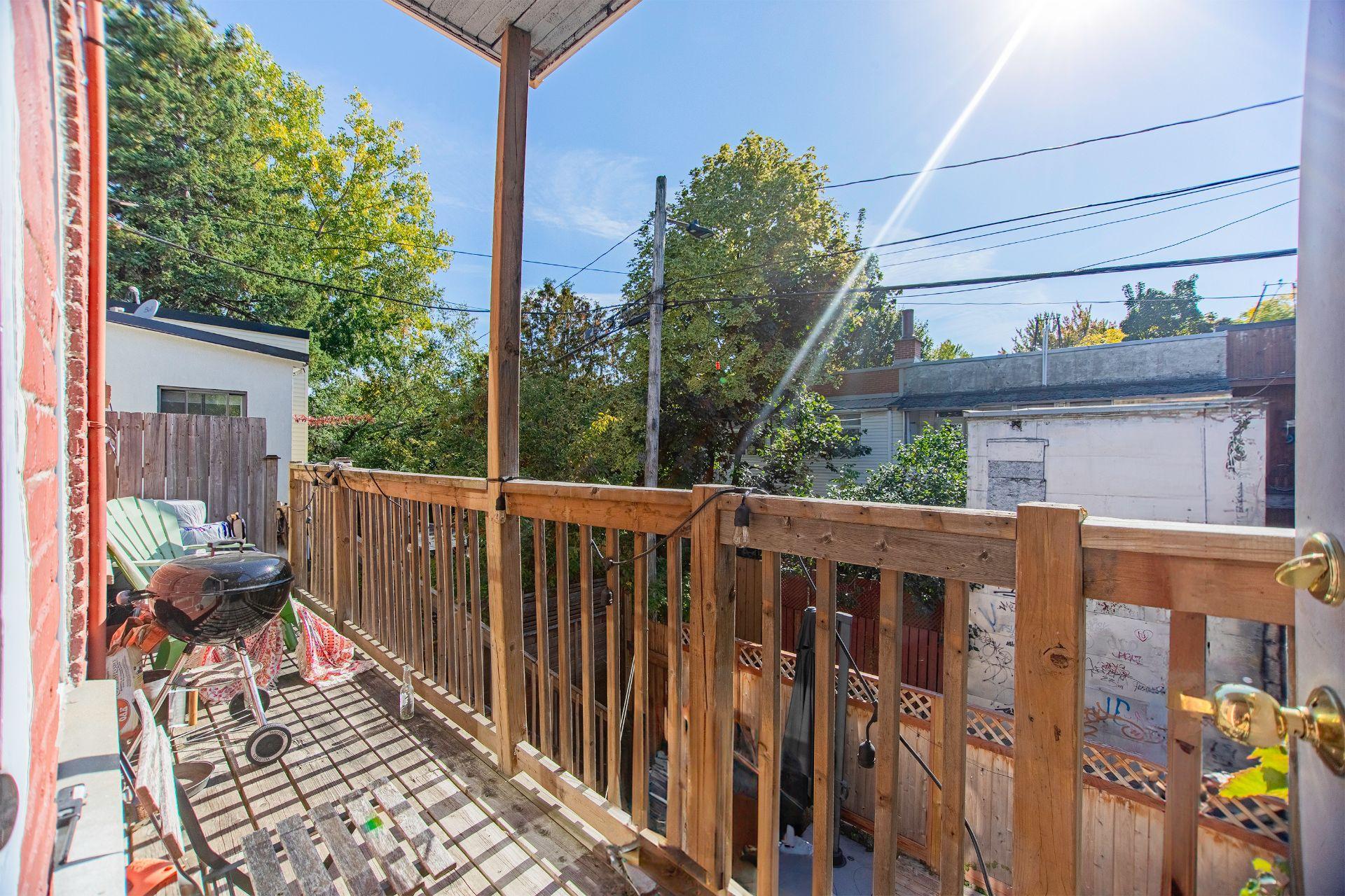 









4390

 - 4392


Rue De Lanaudière

,
Montréal (Le Plateau-Mont-Royal),




QC
H2J3P2

