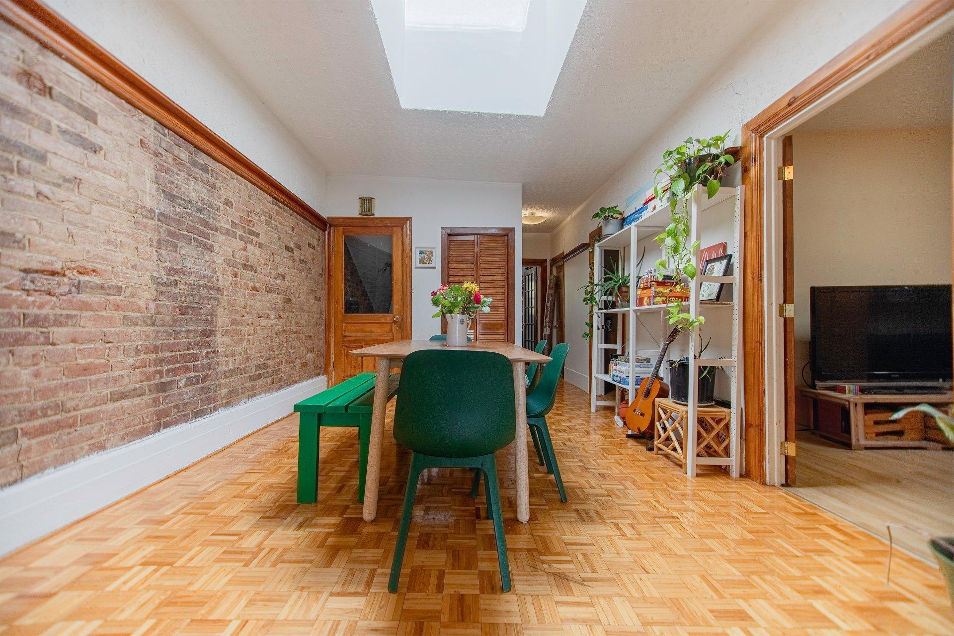 









4390

 - 4392


Rue De Lanaudière

,
Montréal (Le Plateau-Mont-Royal),




QC
H2J3P2

