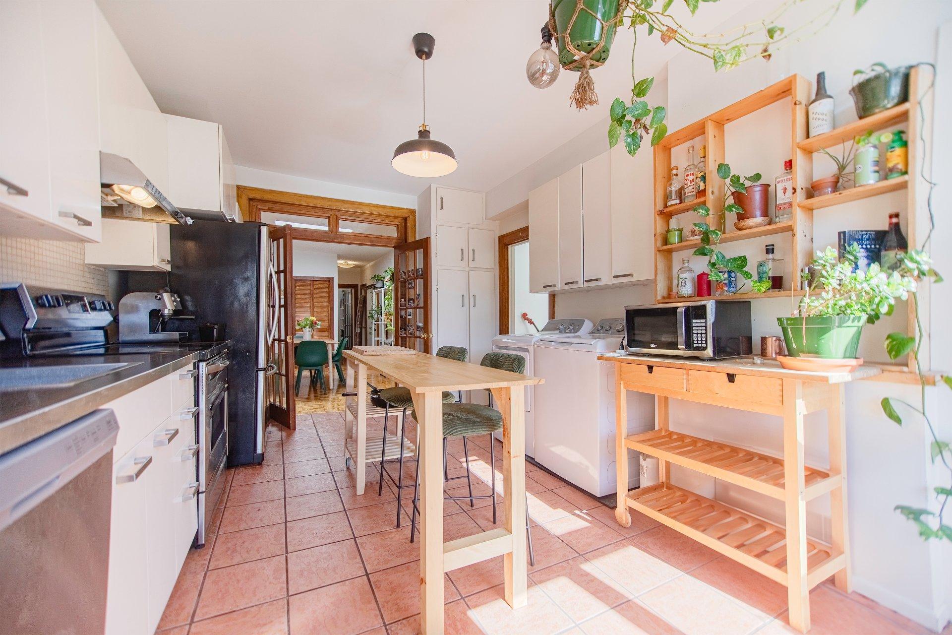 









4390

 - 4392


Rue De Lanaudière

,
Montréal (Le Plateau-Mont-Royal),




QC
H2J3P2

