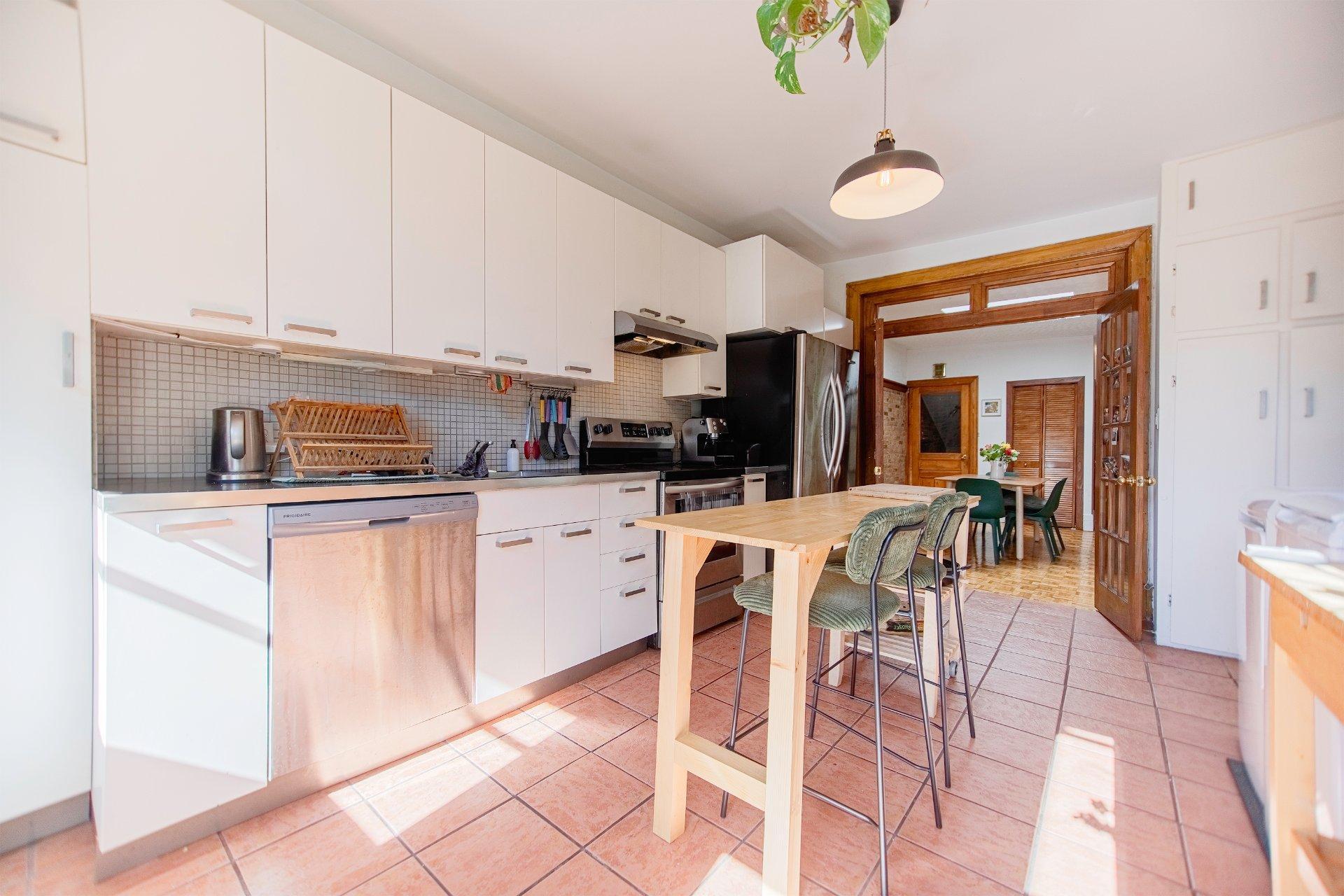 









4390

 - 4392


Rue De Lanaudière

,
Montréal (Le Plateau-Mont-Royal),




QC
H2J3P2

