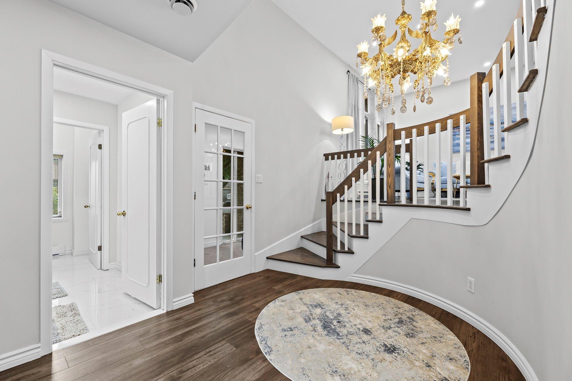 









236


Rue Acres

,
Kirkland,




QC
H9H4R2

