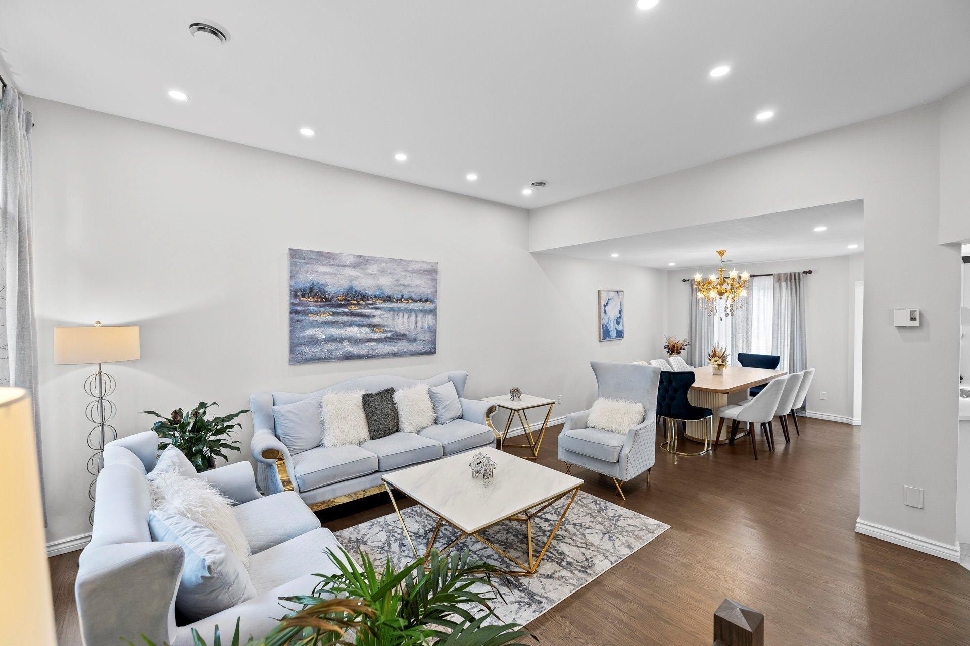 









236


Rue Acres

,
Kirkland,




QC
H9H4R2


