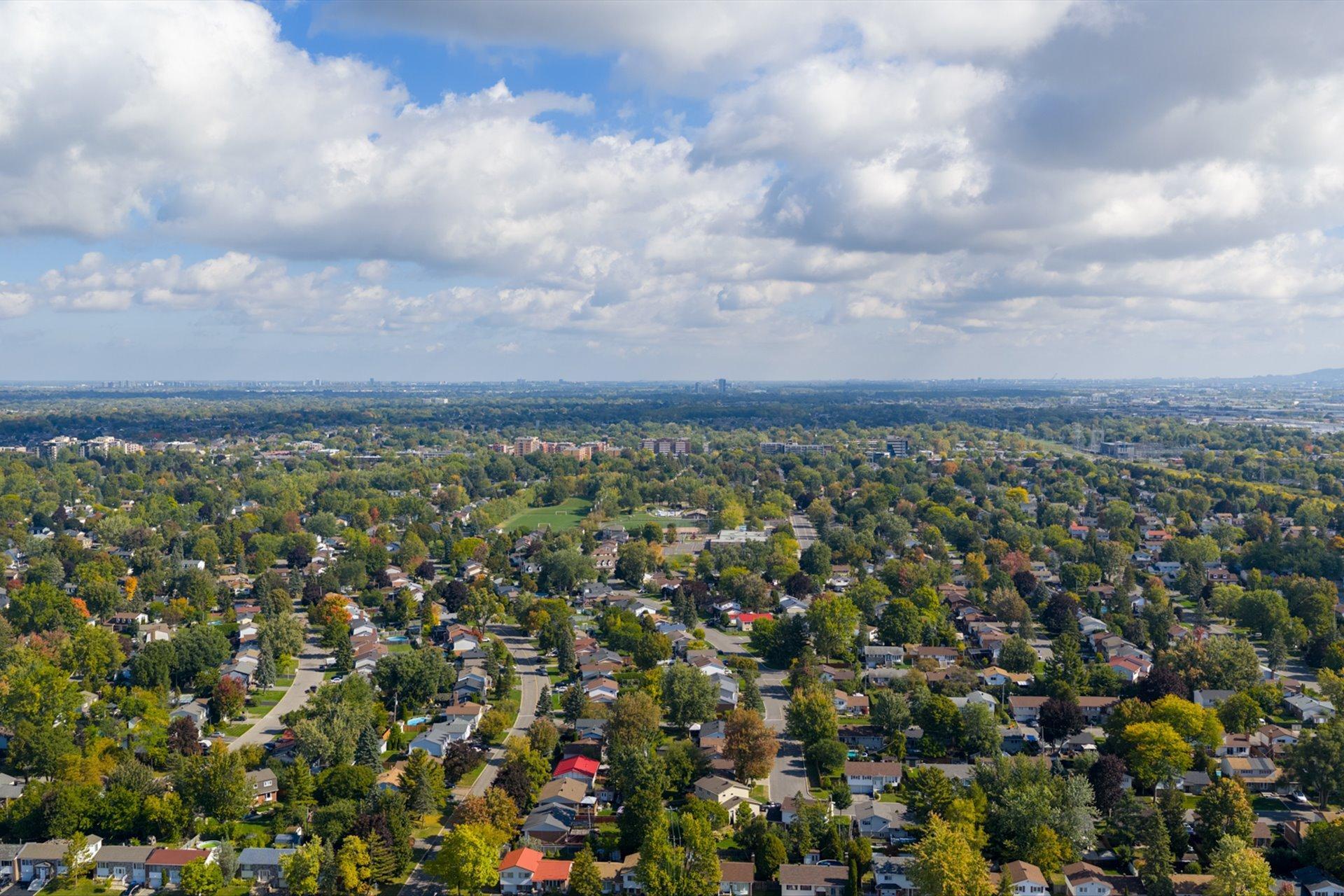 









236


Rue Acres

,
Kirkland,




QC
H9H4R2

