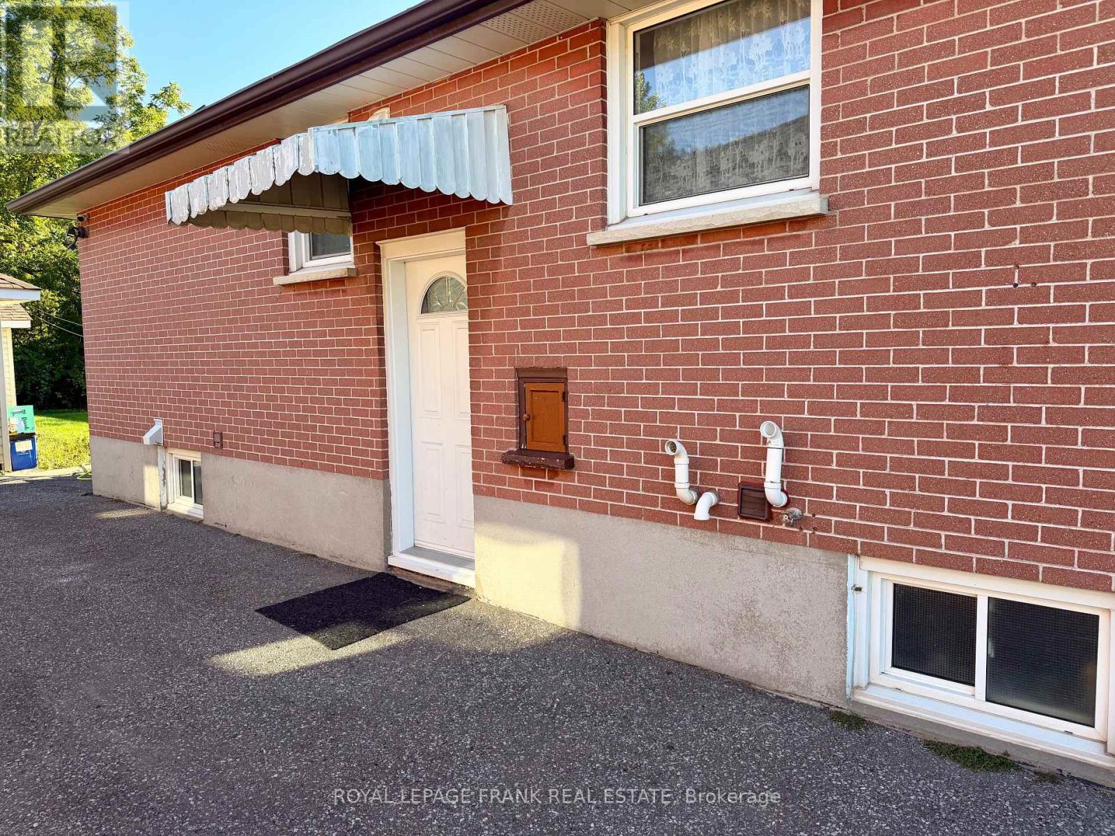 












631 CRERAR AVENUE

,
Oshawa (Donevan),




Ontario
L1H2W7

