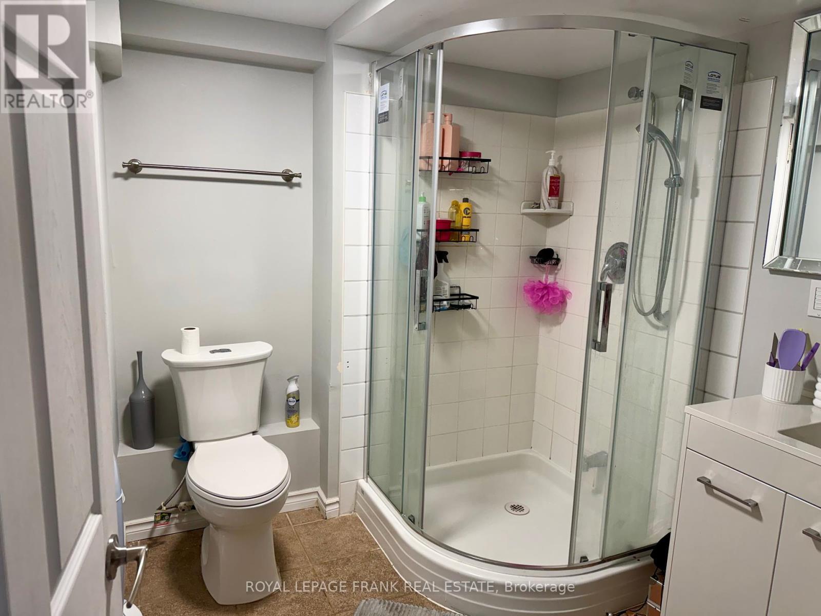 












631 CRERAR AVENUE

,
Oshawa (Donevan),




Ontario
L1H2W7

