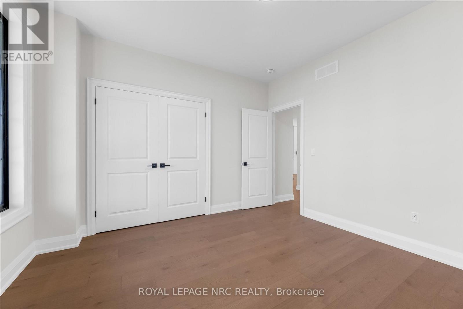 












207 FORKS ROAD

,
Welland (Dain City),




Ontario
L3B6C5

