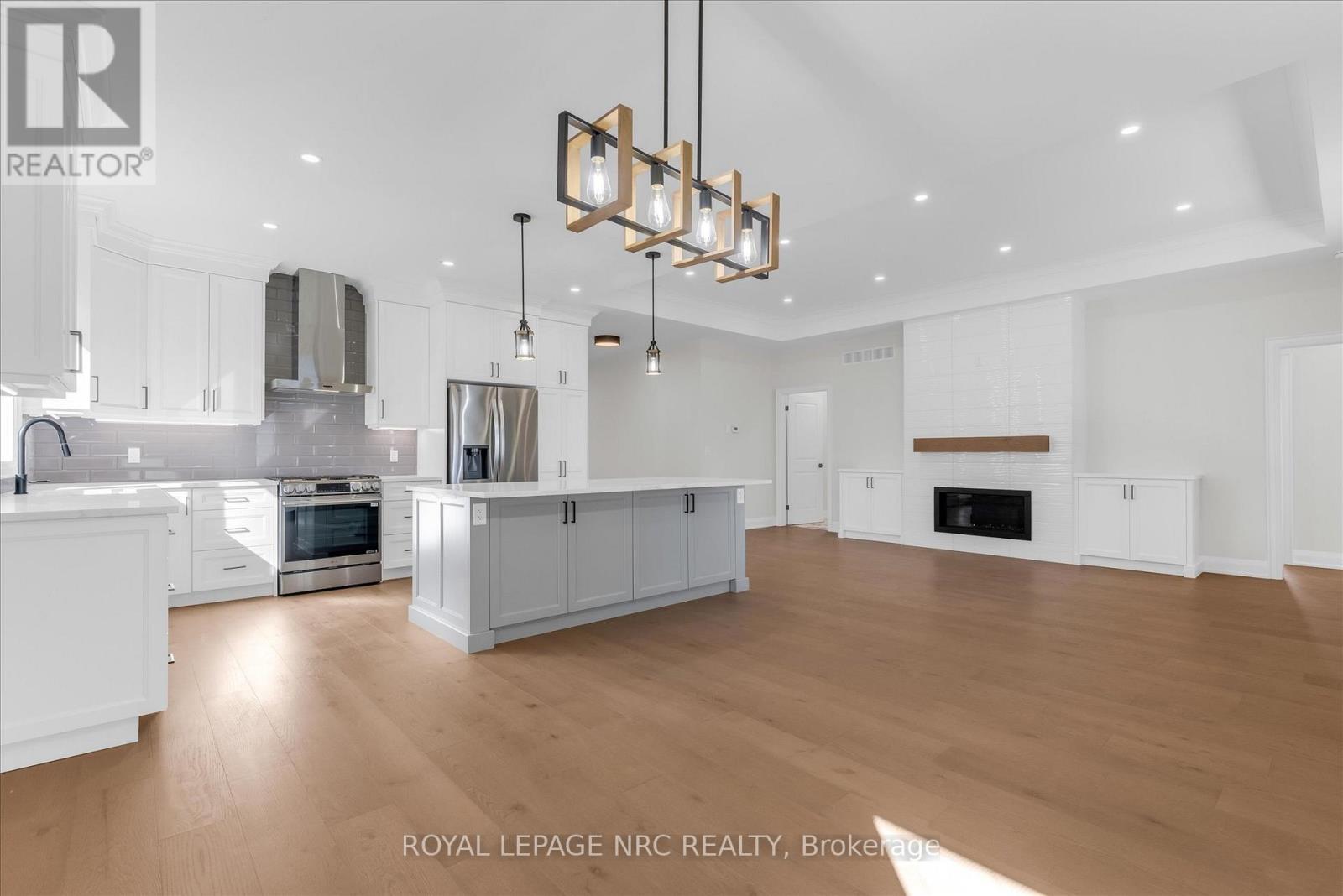 












207 FORKS ROAD

,
Welland (Dain City),




Ontario
L3B6C5

