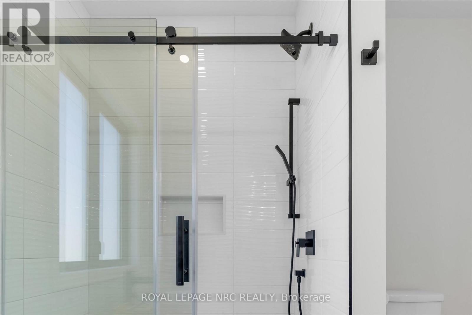 












207 FORKS ROAD

,
Welland (Dain City),




Ontario
L3B6C5

