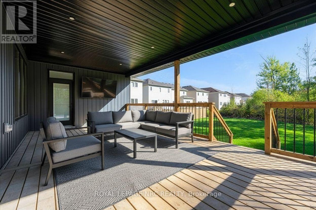 












207 FORKS ROAD

,
Welland (Dain City),




Ontario
L3B6C5

