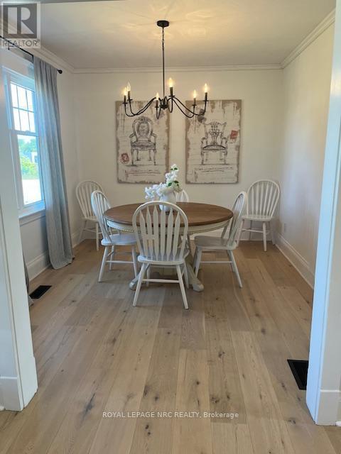 












5706 KING STREET

,
Lincoln (Beamsville),




Ontario
L0R1B3

