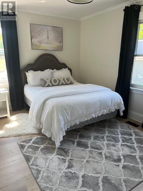 












5706 KING STREET

,
Lincoln (Beamsville),




Ontario
L0R1B3

