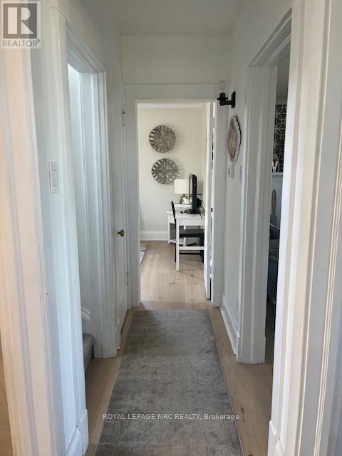 












5706 KING STREET

,
Lincoln (Beamsville),




Ontario
L0R1B3

